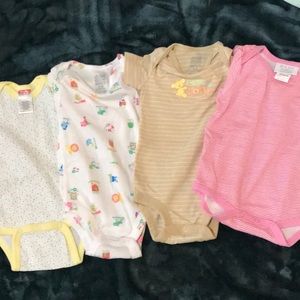 Multiple Brand short sleeve body suits 0-6 Months